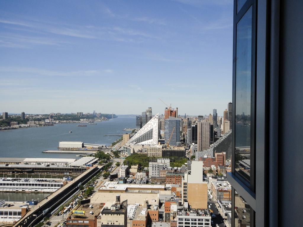 Global Luxury Suites At Sky New York City Exterior photo